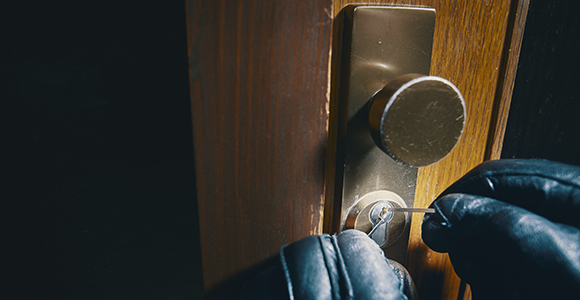 Picture of picking a lock